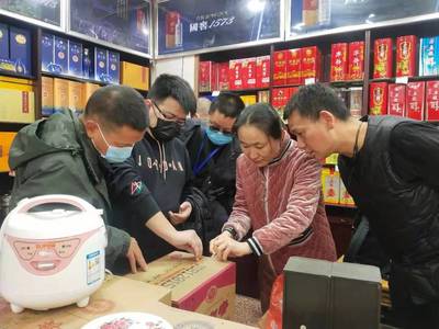 米易縣市場監督管理局聯合打擊侵權假冒專項行動，規范代理代辦市場秩序